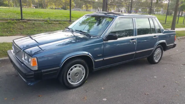 no reserve! only 62,000 miles, one owner, dealer serviced, clean carfax,like new