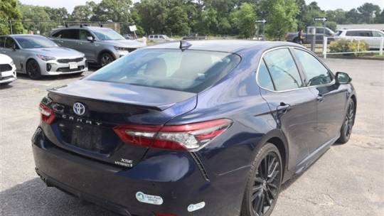 2022 toyota camry hybrid xse