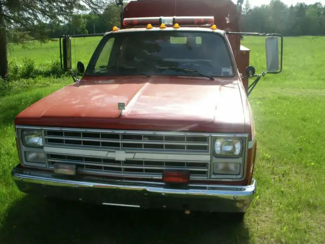 1986 chevrolet c3500 diesel 6.2 4 door dually 33,000 miles air force truck chevy