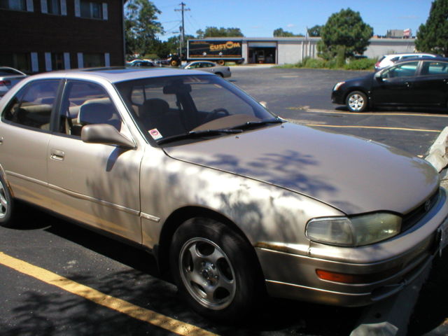 1994 toyota camry le 2.2l 4cyl automatic runs and drive great