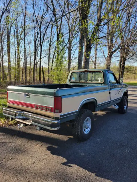 1986 ford f-250 pickup green 4wd automatic