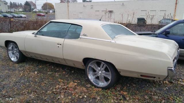 1971 chevrolet impala with 22" rims