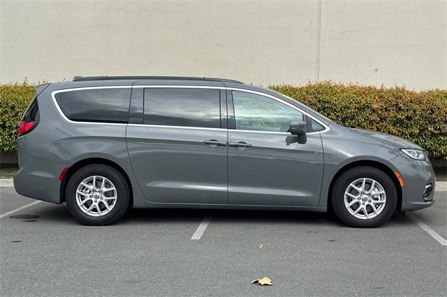 2022 chrysler pacifica touring l