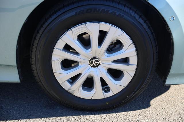 2020 toyota prius le