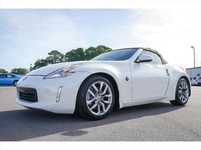 2013 nissan 370z base