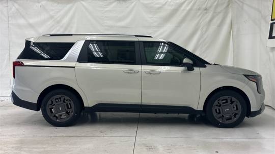 2025 Kia Carnival