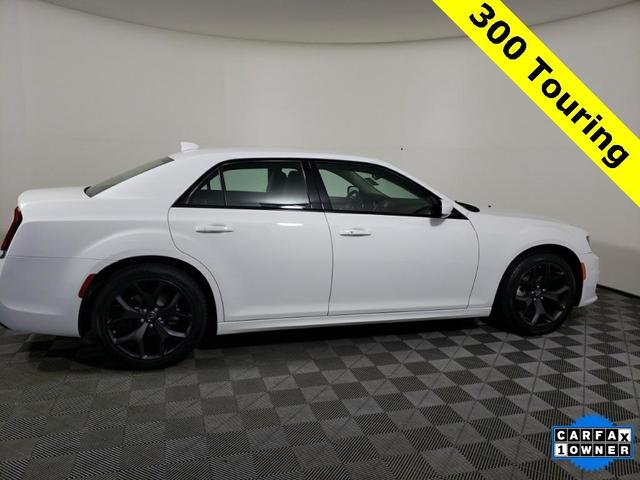 2022 chrysler 300 touring l