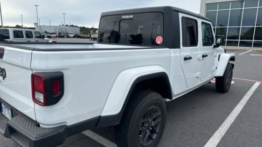 2024 jeep gladiator sport