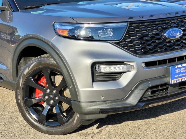 2022 ford explorer st