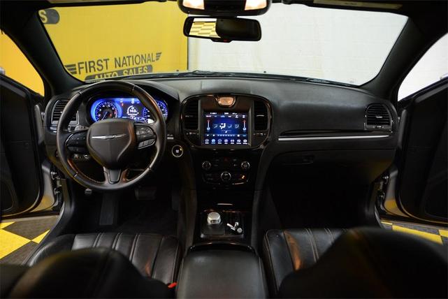 2018 chrysler 300 s