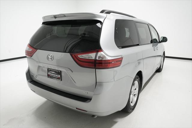 2015 toyota sienna le