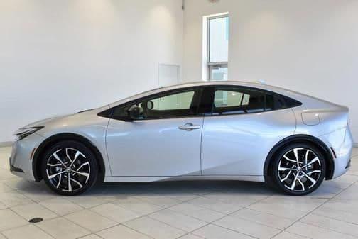 2024 toyota prius prime xse in kenosha, wisconsin