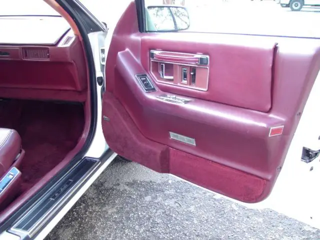 1991 cadillac seville base sedan 4-door 4.9l w/ gold trim package