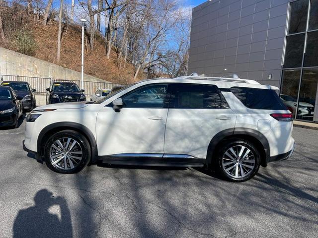 2022 nissan pathfinder platinum