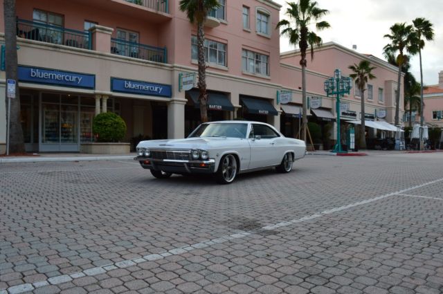 1965 chevrolet impala classic muscle car