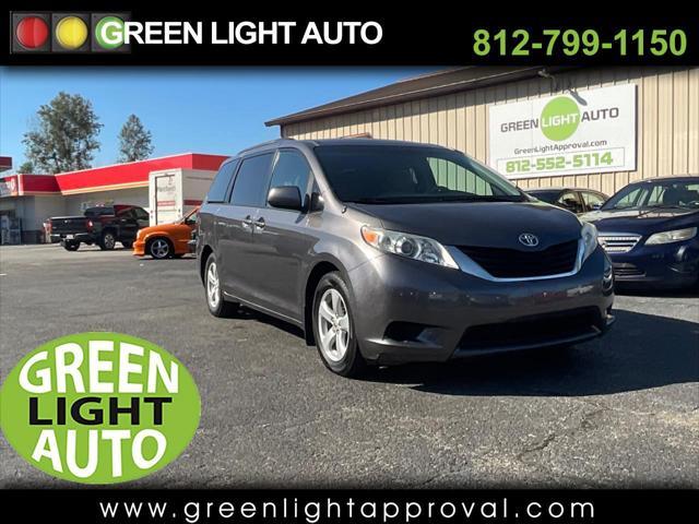 2011 toyota sienna le