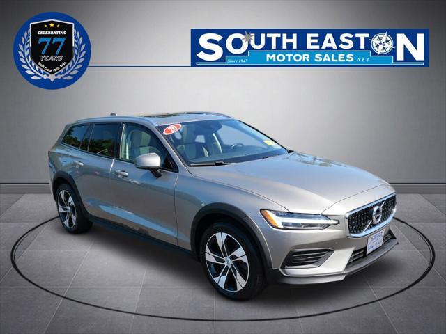 2020 volvo v60 cross country t5