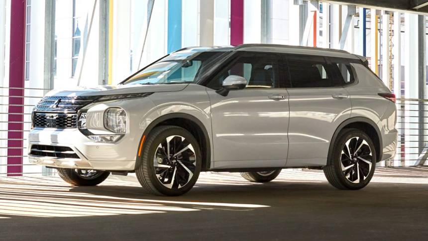 2023 mitsubishi outlander se
