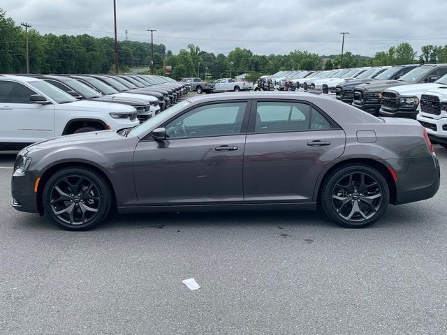 2023 chrysler 300 s