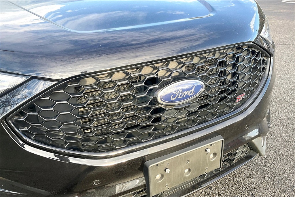 2021 ford edge st