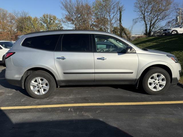 2017 chevrolet traverse ls