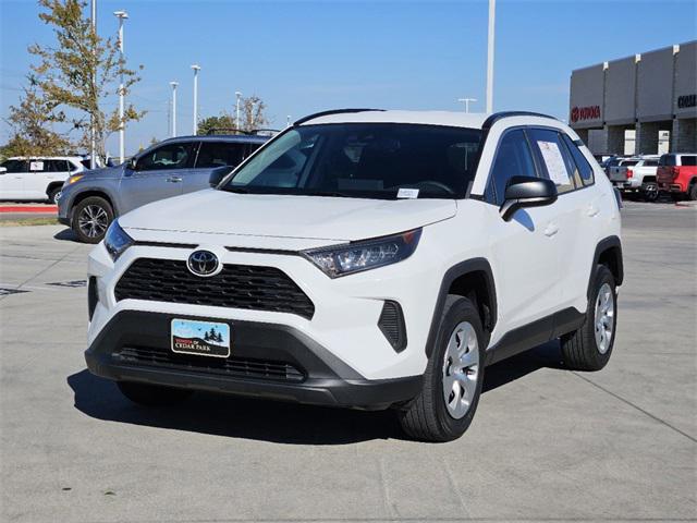 2021 toyota rav4 le