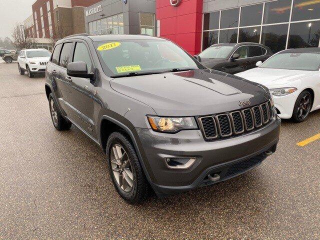 certified 2017 jeep grand cherokee 4wd laredo grandville, mi 49418 for sale in grandville, michigan