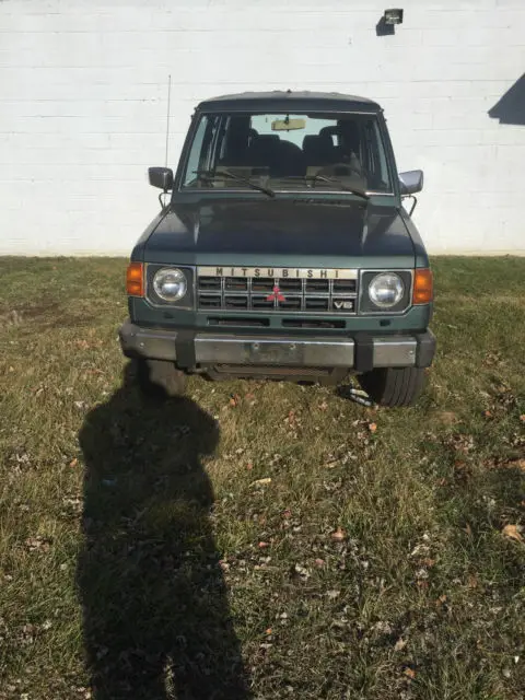 1990 mitsubishi montero rs