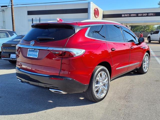 2022 buick enclave essence