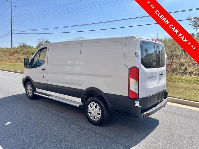 2022 ford transit-250 base