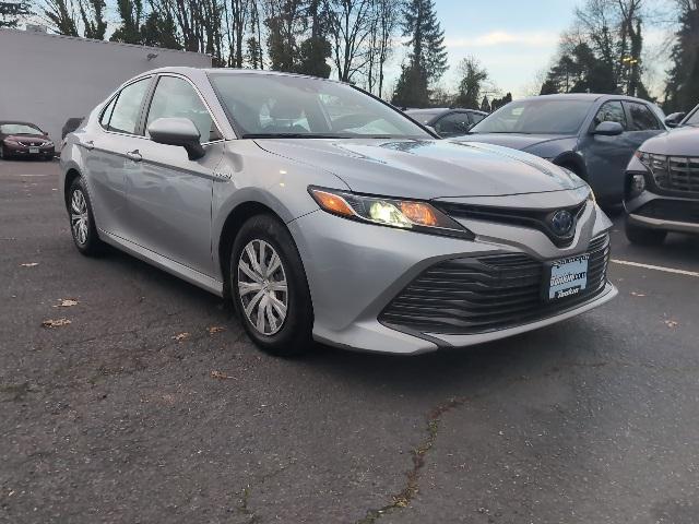 2020 toyota camry le