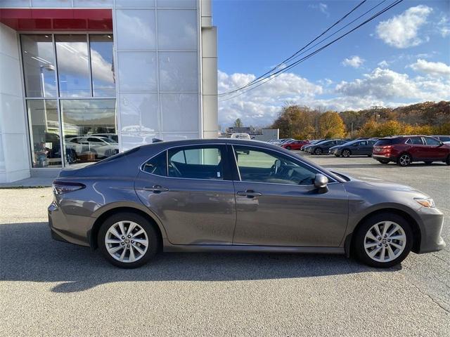 2023 toyota camry le