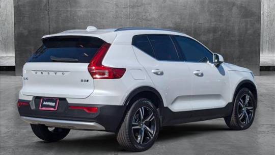 2025 Volvo XC40