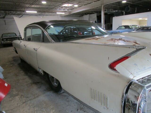 1960 cadillac fleetwood 4-door - leather + cloth interior - many options!