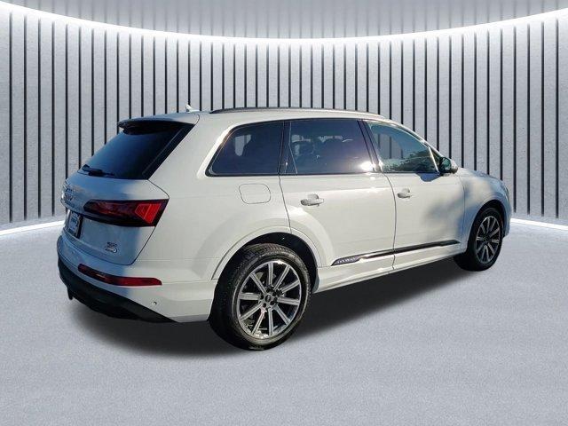 2024 audi q7 45 premium plus