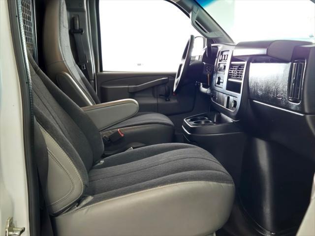 2022 chevrolet express 2500 rwd 2500 regular wheelbase wt