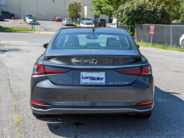 2022 lexus es 250 base
