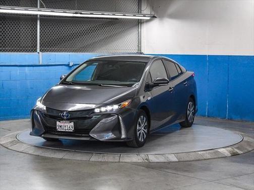 2021 toyota prius prime
