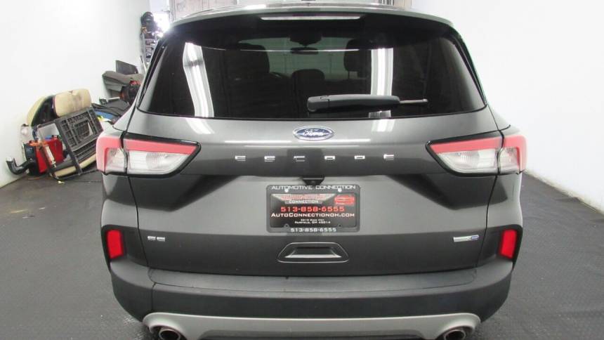 2020 ford escape se