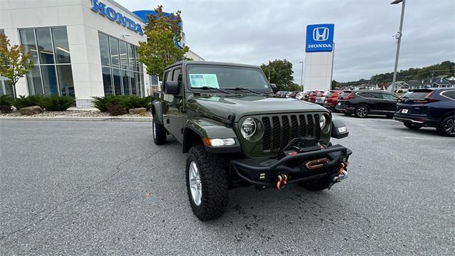 2023 jeep gladiator sport s