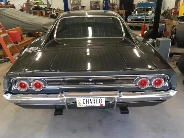 1968 dodge charger, 383 magnum, numbers matching 4 speed, dana, rust free, nice!