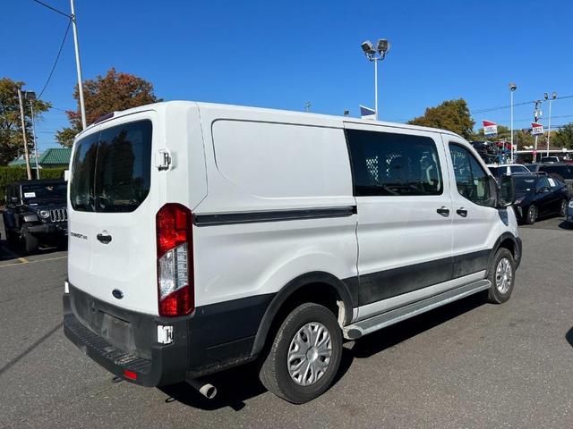 2022 ford transit-250 base