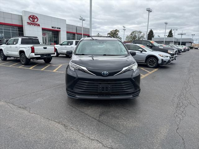 2023 toyota sienna le