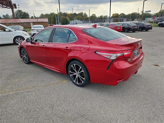 2019 toyota camry se