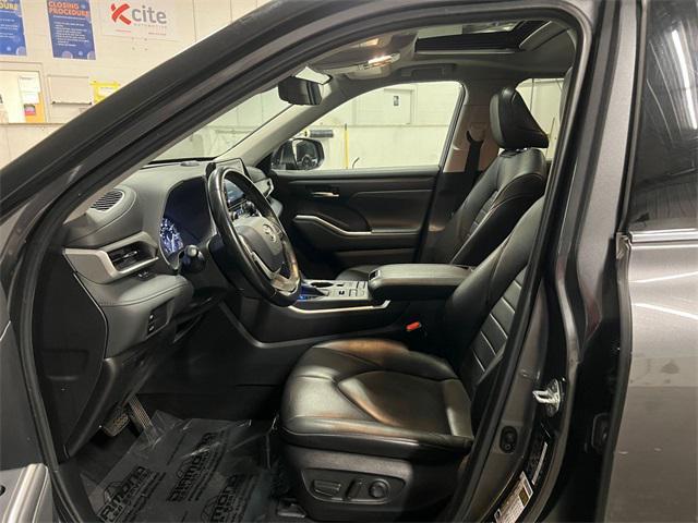 2022 toyota highlander xle