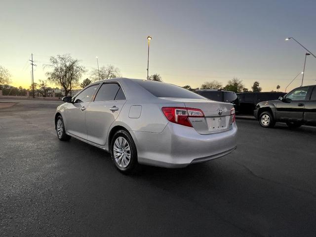 2012 toyota camry hybrid le