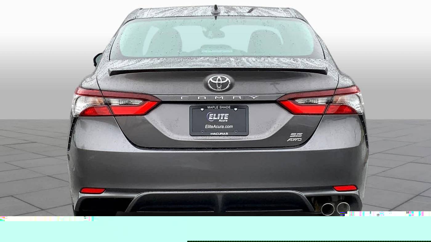 2021 toyota camry se