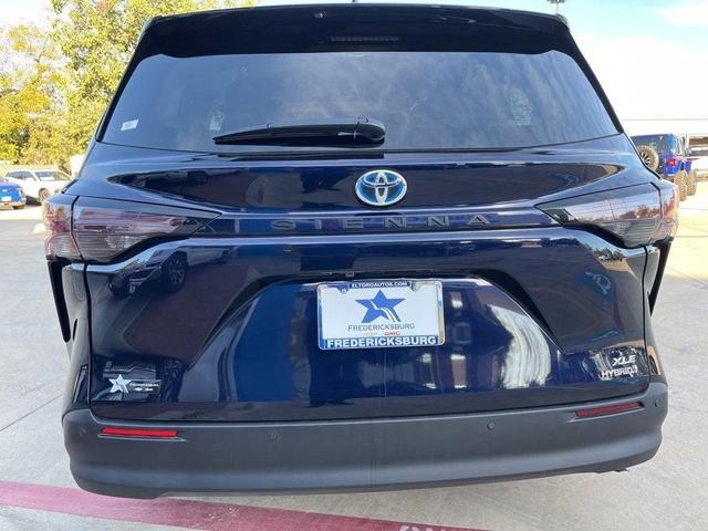 2023 toyota sienna xle
