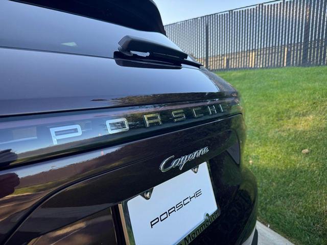 2021 porsche cayenne base