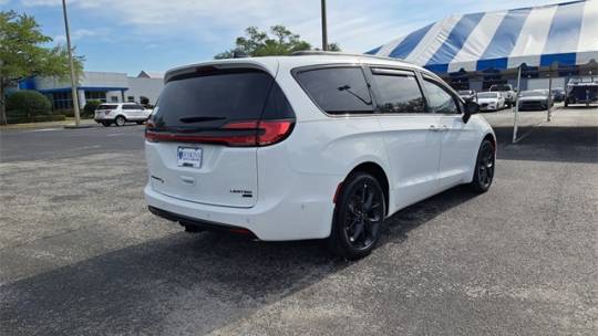2024 Chrysler Pacifica